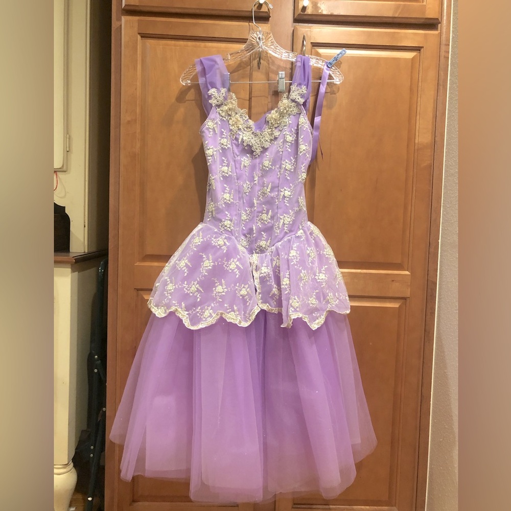 Ballet Dance costume tutu dress, small/Medium, Light Purple